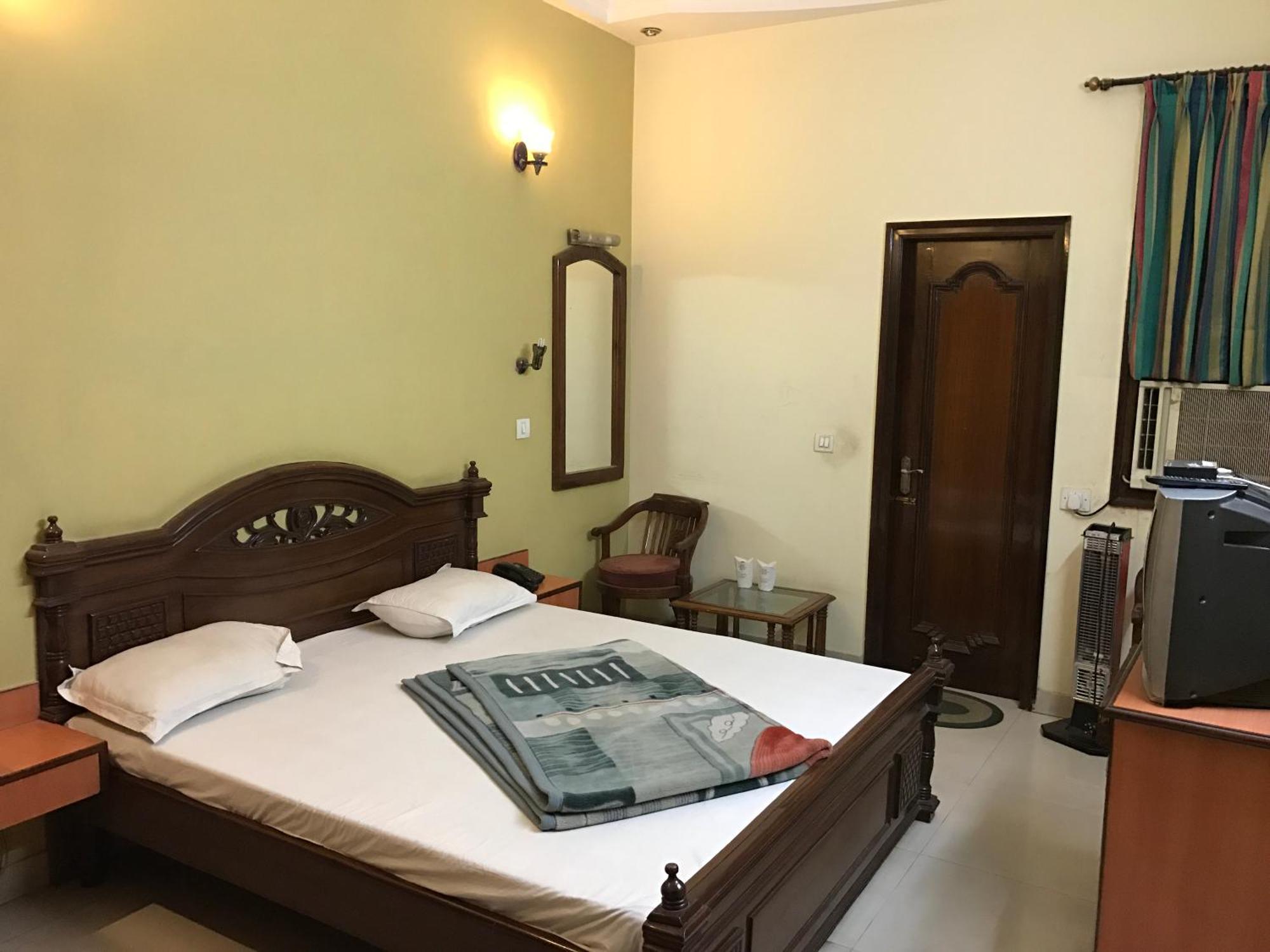 Hotel D R International Ambāla Oda fotoğraf