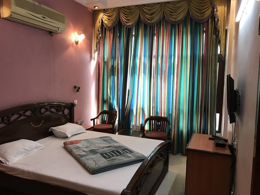 Hotel D R International Ambāla Dış mekan fotoğraf