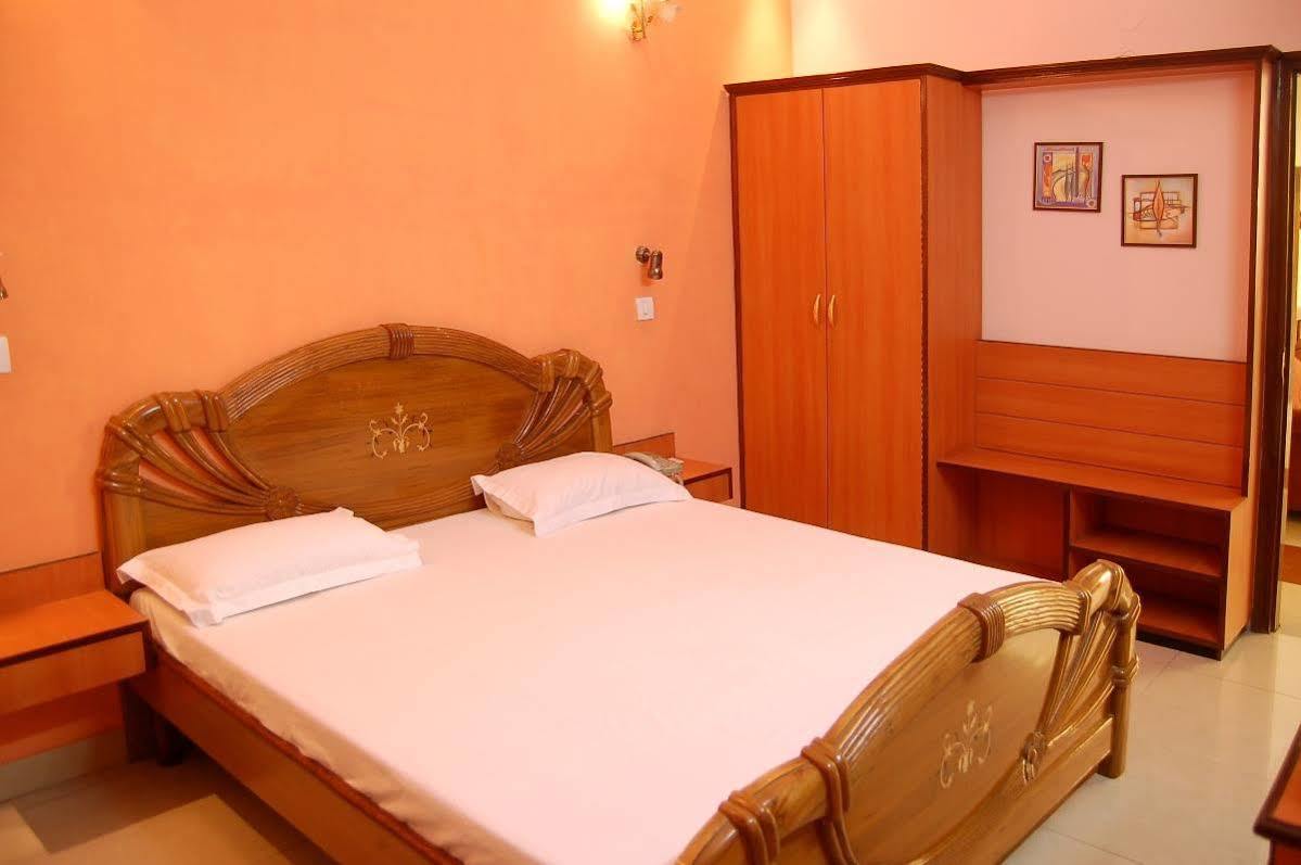 Hotel D R International Ambāla Dış mekan fotoğraf
